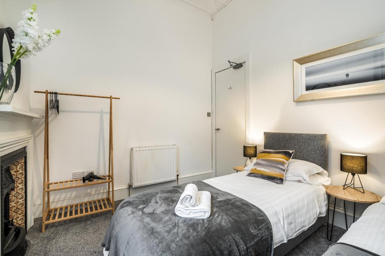 The Renfrew Residence 4-Bedroom, City Centre Глазгоу Екстериор снимка